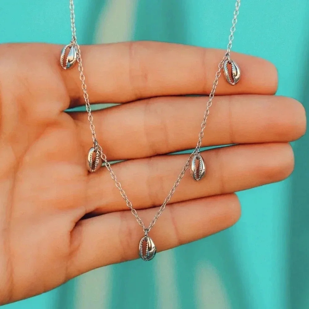 PURA VIDA COWRIE CHOKER